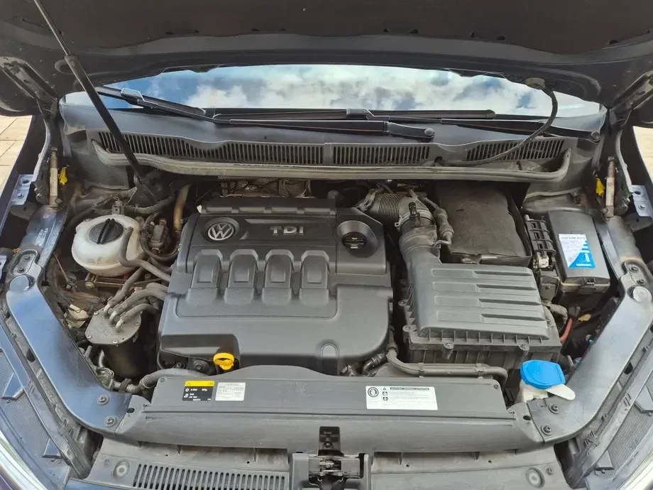 Volkswagen Touran II 2.0 TDI Highline — imagine 10