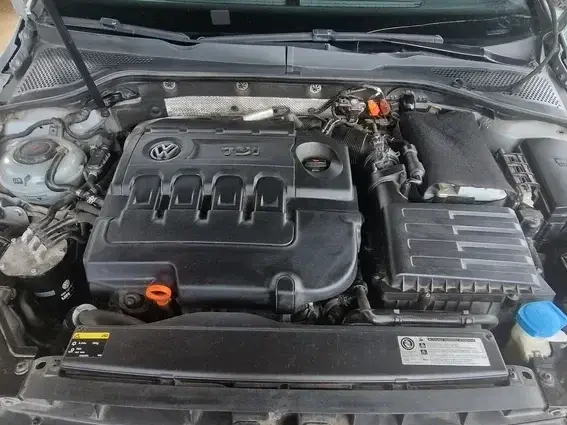 Volkswagen Golf VII 1.6 TDI DPF BlueMotion Technology Comfortline