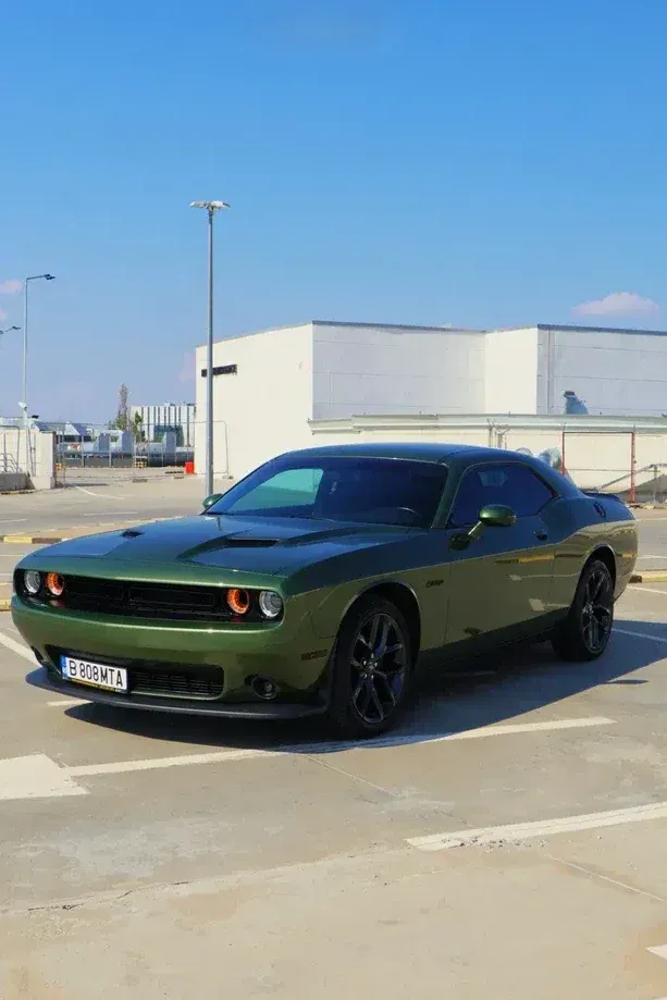 Dodge Challenger — imagine 9