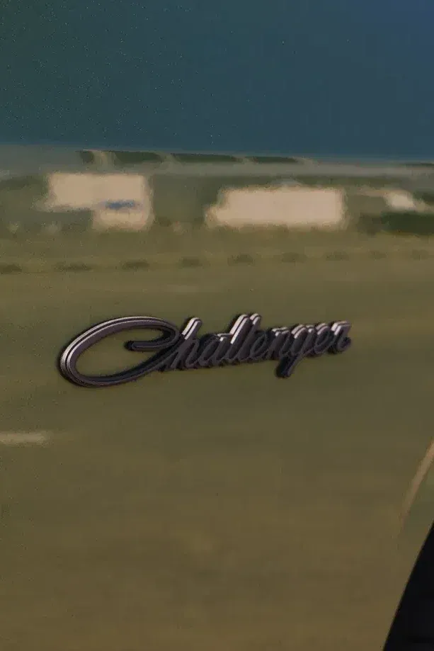 Dodge Challenger — imagine 3