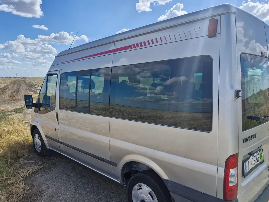 Ford Transit — imagine 6