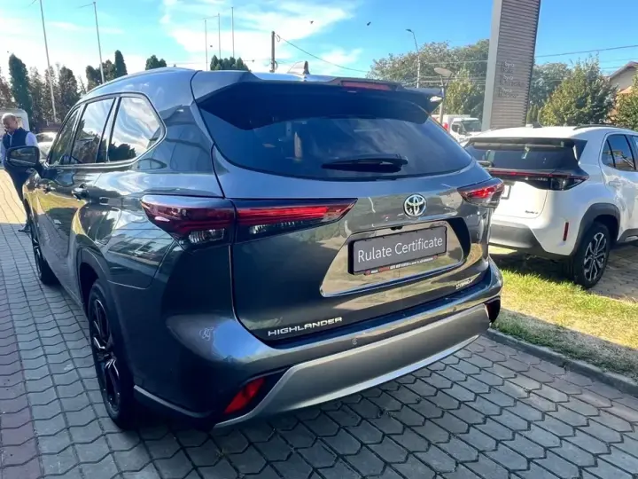 Toyota Highlander IV 2.5 L Dynamic Force 248CP Luxury Metallic
