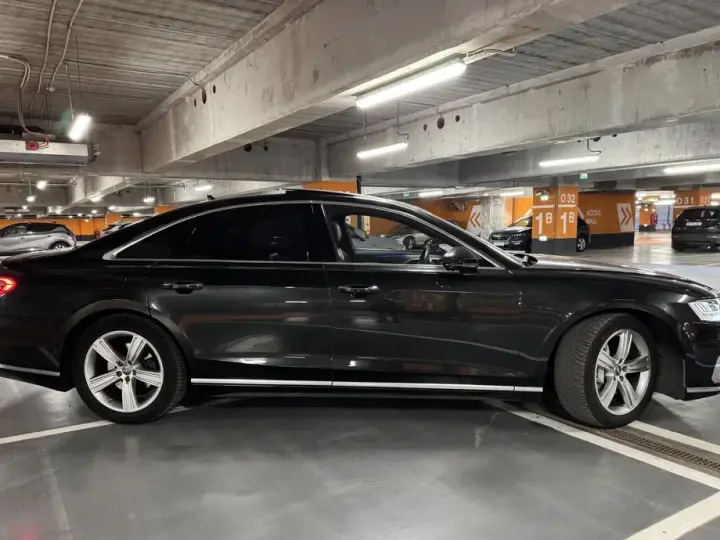 Audi A8