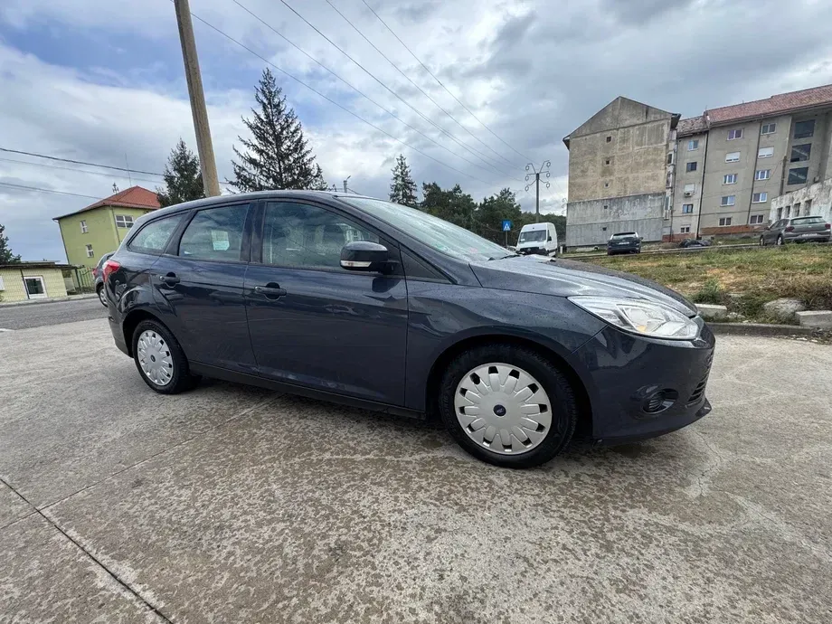 Ford Focus MK3 — imagine 8
