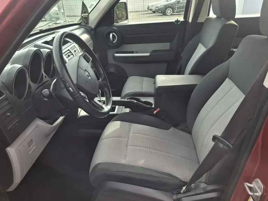Dodge Nitro — imagine 7
