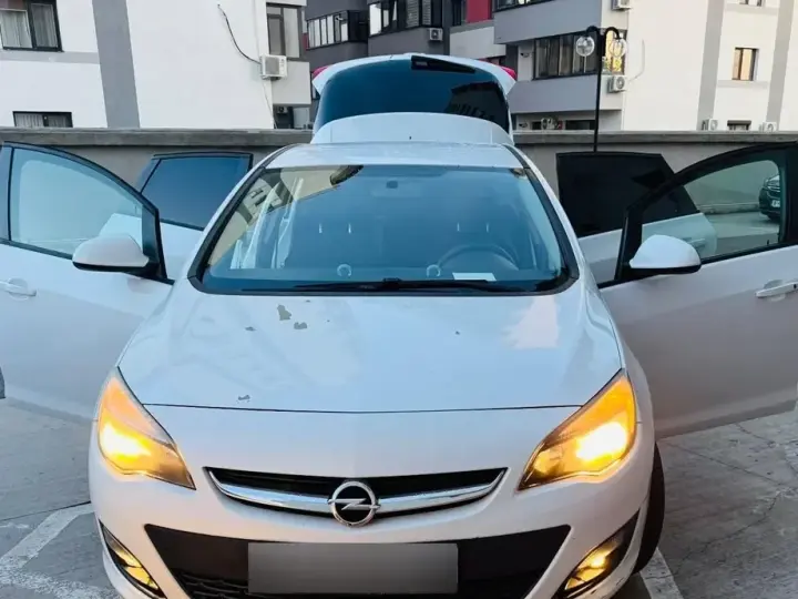 Opel Astra J