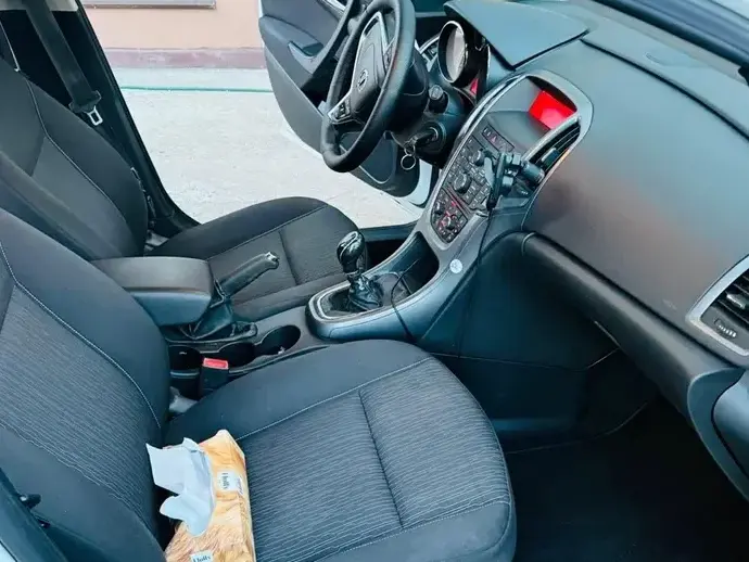 Opel Astra J