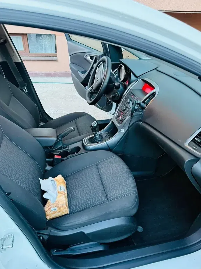 Opel Astra J — imagine 3