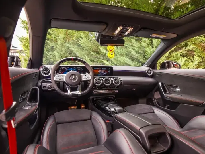 Mercedes-Benz CLA 35 AMG 4MATIC AMG Speedshift 7G-DCT