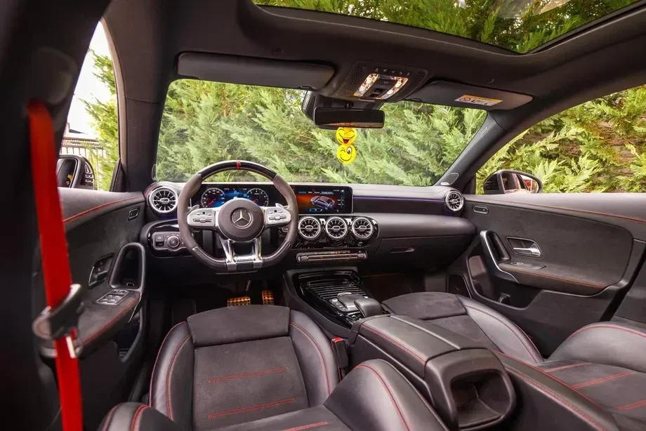 Mercedes-Benz CLA 35 AMG 4MATIC AMG Speedshift 7G-DCT — imagine 2