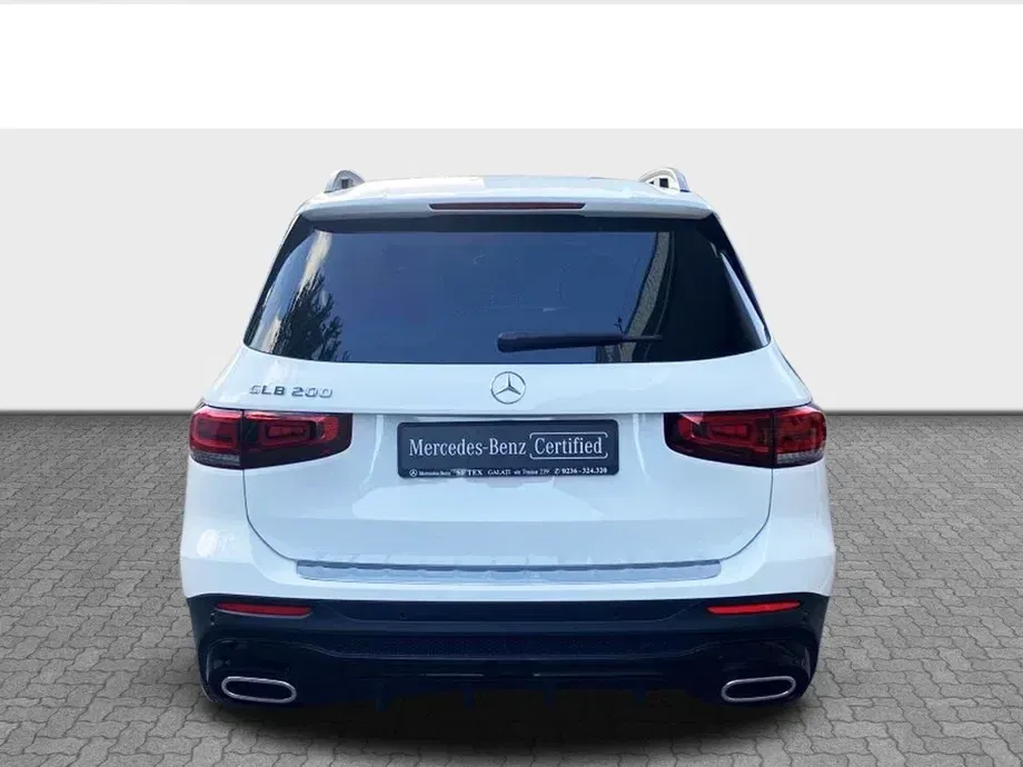 Mercedes-Benz GLB 200 7G-DCT AMG Line — imagine 3
