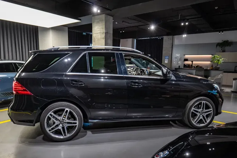 Mercedes-Benz GLE 350 d 4MATIC — imagine 9