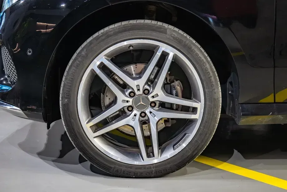 Mercedes-Benz GLE 350 d 4MATIC — imagine 4