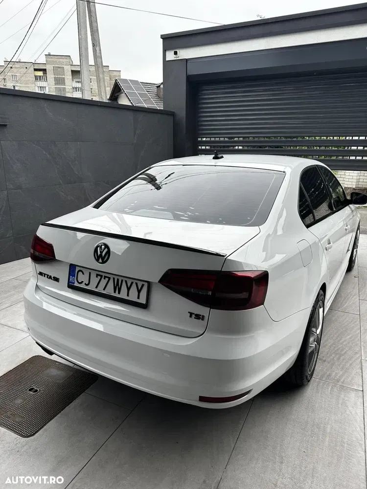 Volkswagen Jetta — imagine 2