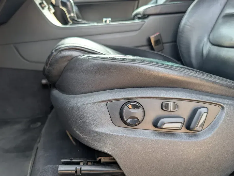 Volkswagen Touareg — imagine 9