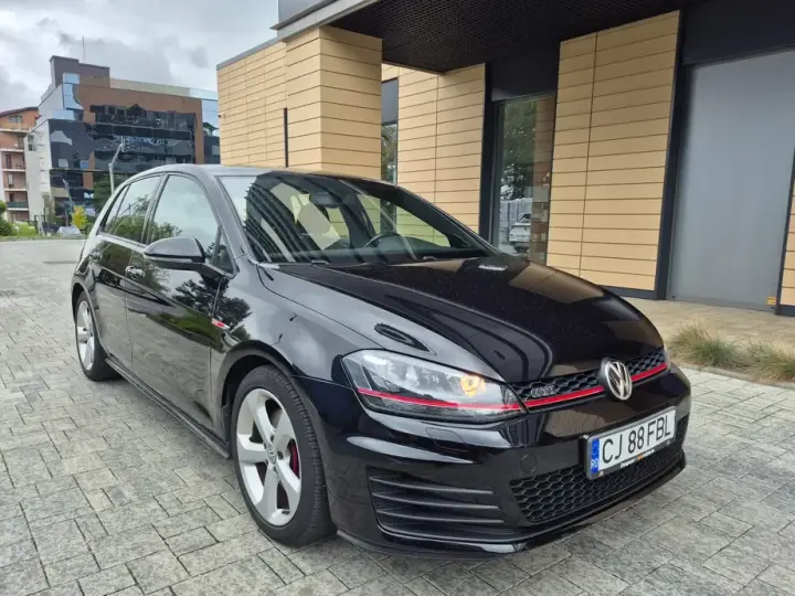 Volkswagen Golf VII 2.0 TSI BMT DSG GTI