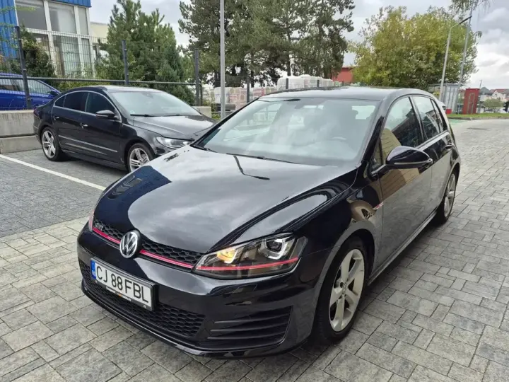 Volkswagen Golf VII 2.0 TSI BMT DSG GTI