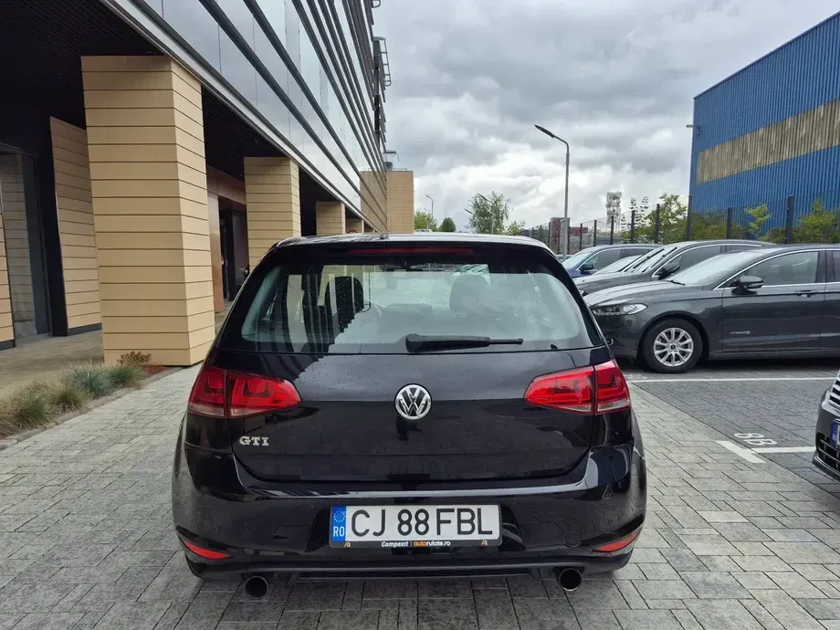 Volkswagen Golf VII 2.0 TSI BMT DSG GTI — imagine 5