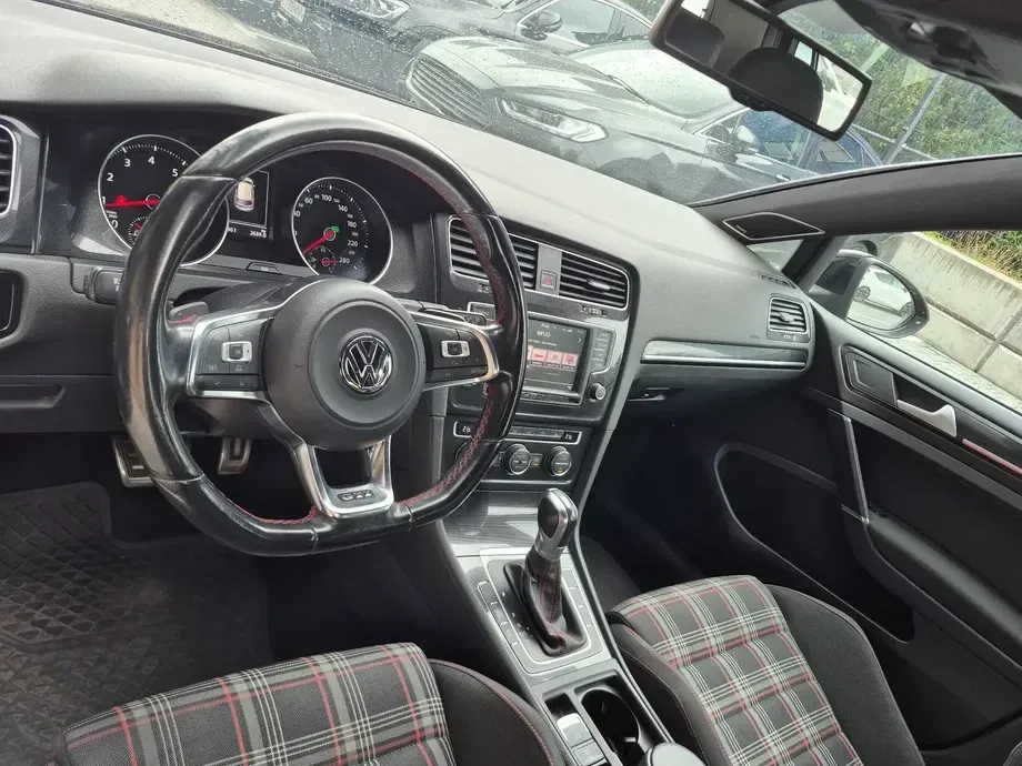 Volkswagen Golf VII 2.0 TSI BMT DSG GTI — imagine 8