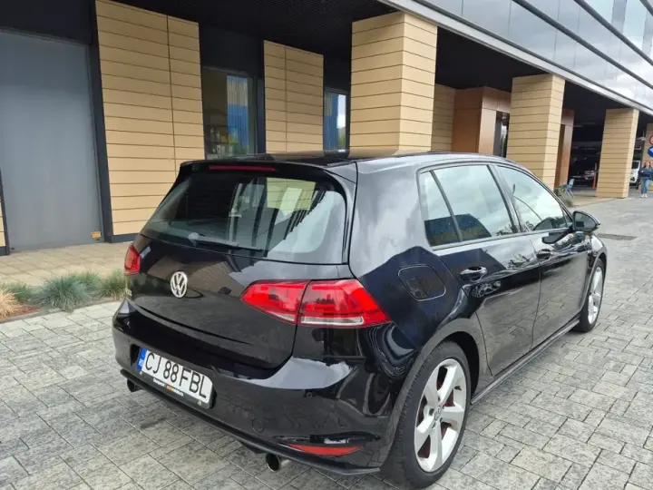 Volkswagen Golf VII 2.0 TSI BMT DSG GTI