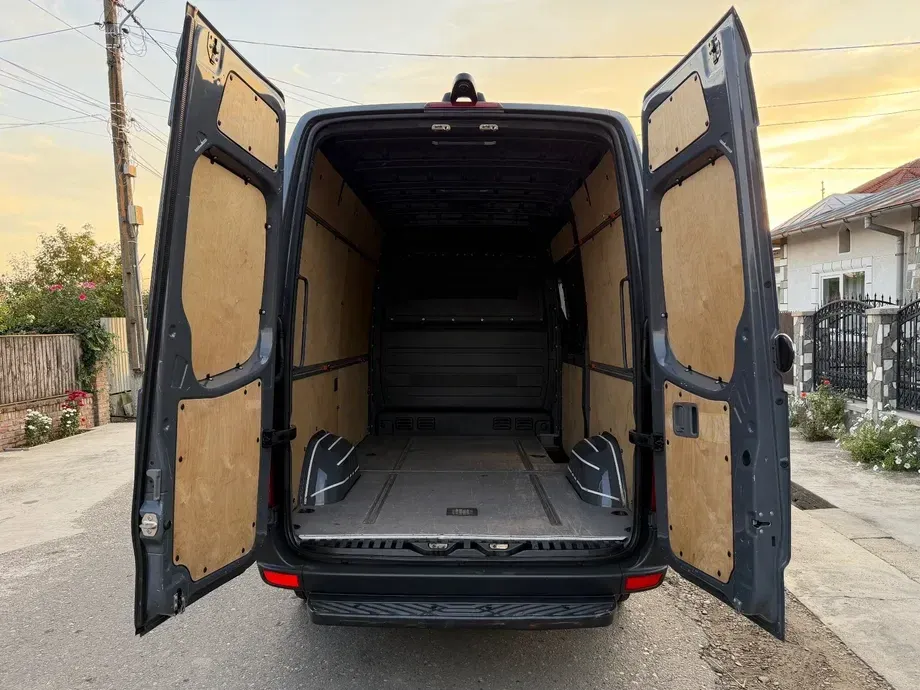 Volkswagen Crafter — imagine 8