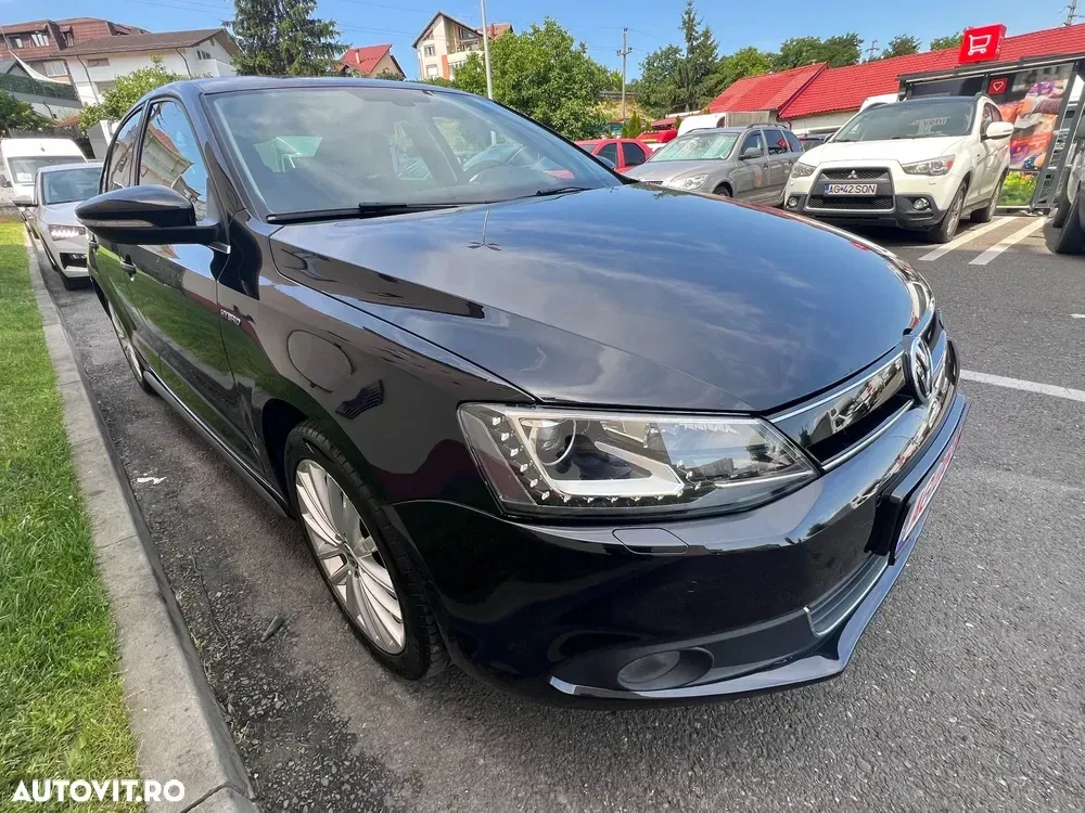 Volkswagen Jetta — imagine 4