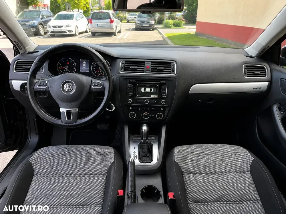 Volkswagen Jetta — imagine 6