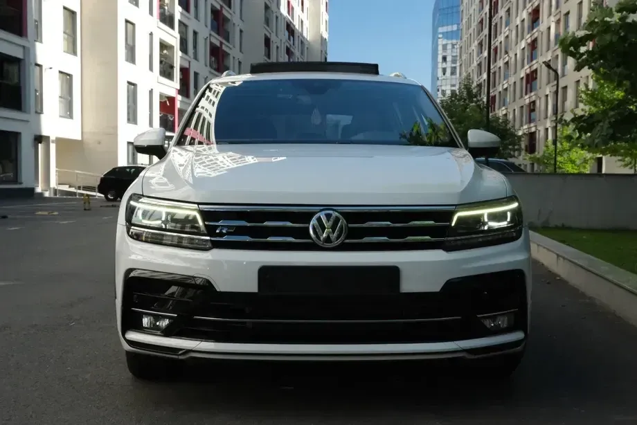 Volkswagen Tiguan 2.0 TSI 4Motion Automatik Sport & Style — imagine 2