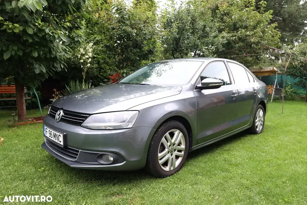 Volkswagen Jetta 2.0 TDI CR DPF Highline — imagine 3