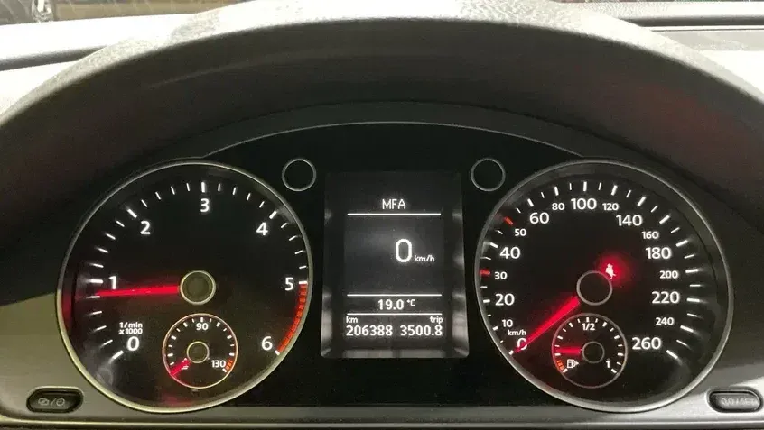 Volkswagen Passat 2.0 TDI BlueMotion Technology Comfortline — imagine 5