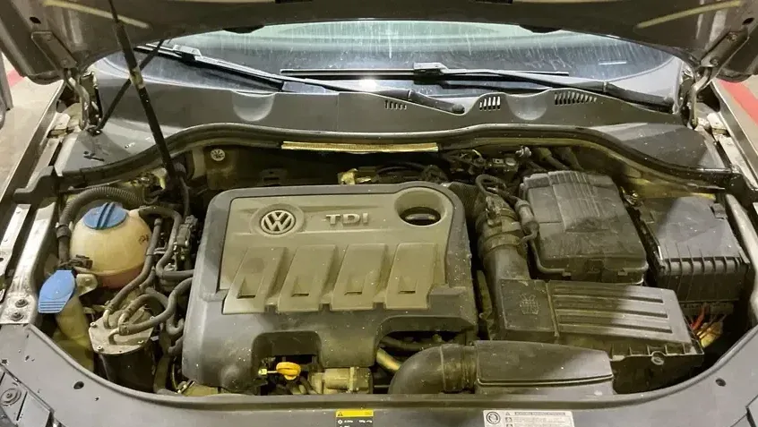 Volkswagen Passat 2.0 TDI BlueMotion Technology Comfortline — imagine 8