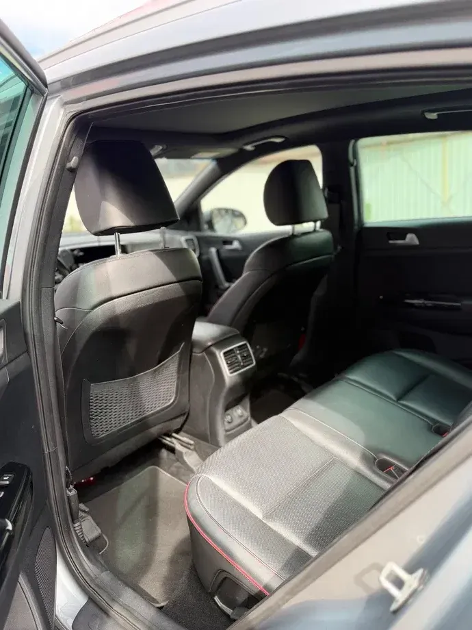 Kia Sportage V 1.6 DSL 7DCT HP 4x2 GT Line — imagine 8