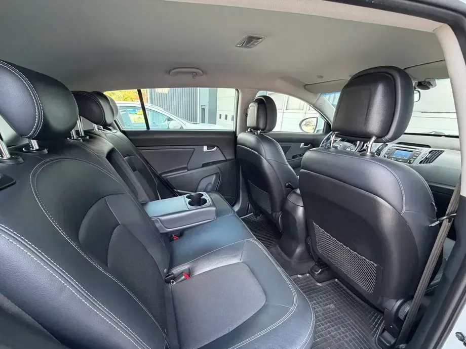 Kia Sportage III 2.0 DSL 6AT 4x4 Style — imagine 9