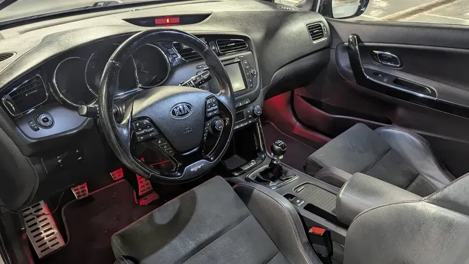 Kia Cee`d II 1.6 T-GDI GT — imagine 8