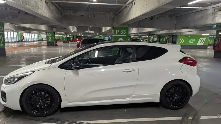 Kia Cee`d II 1.6 T-GDI GT — imagine 2