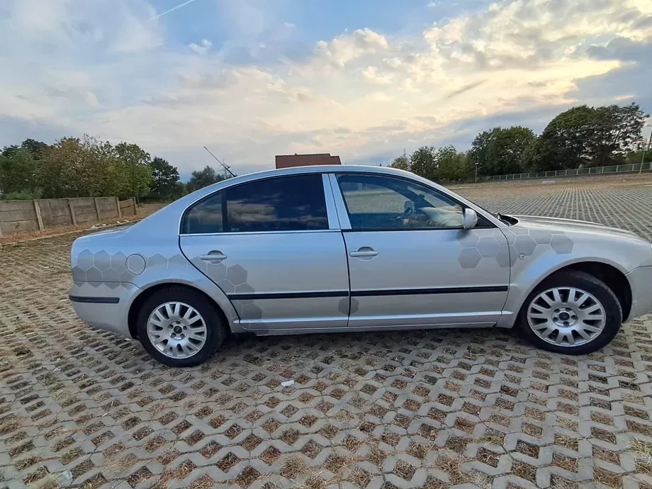Škoda Superb — imagine 4