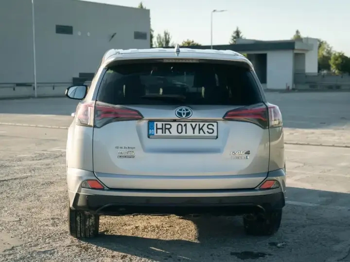 Toyota RAV4 IV