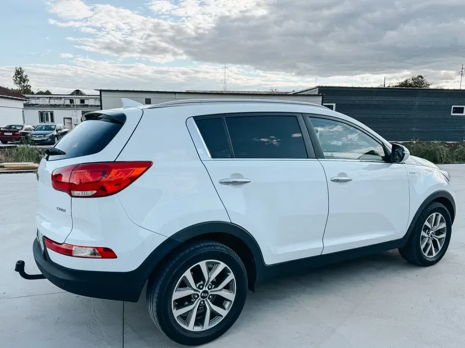Kia Sportage III 2.0 DSL 6AT 4x4 Style — imagine 9