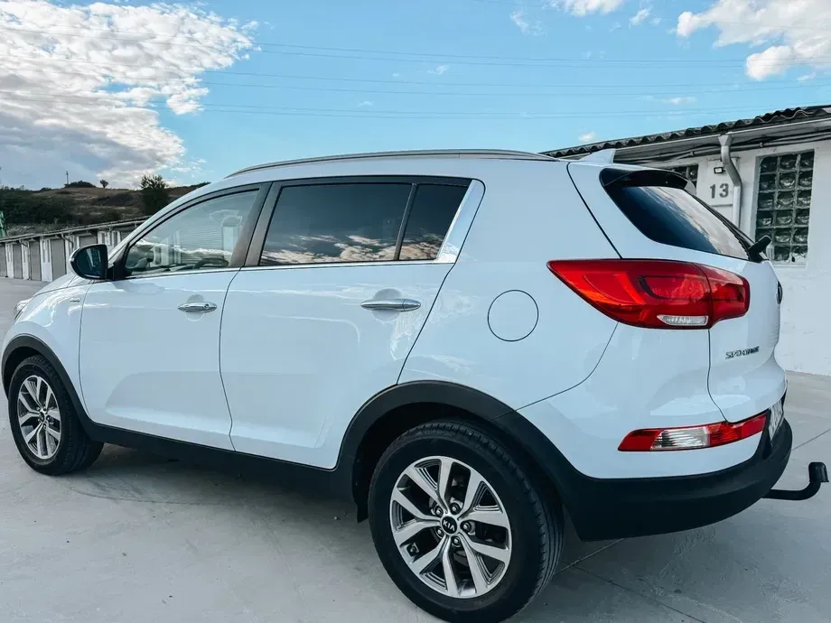 Kia Sportage III 2.0 DSL 6AT 4x4 Style — imagine 2