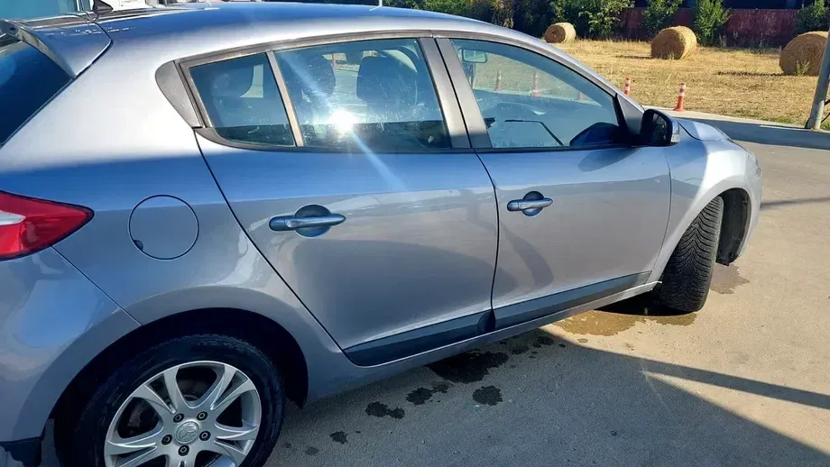 Renault Mégane III 1.6 16V Expression — imagine 2