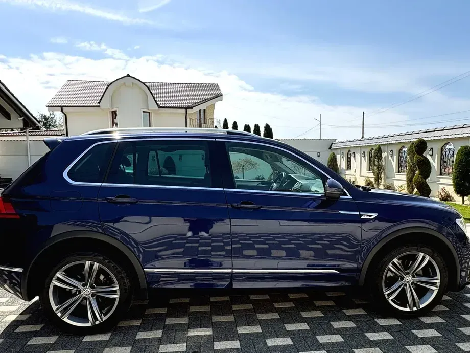 Volkswagen Tiguan II 2.0 TDI SCR 4MOTION DSG R-Line — imagine 4