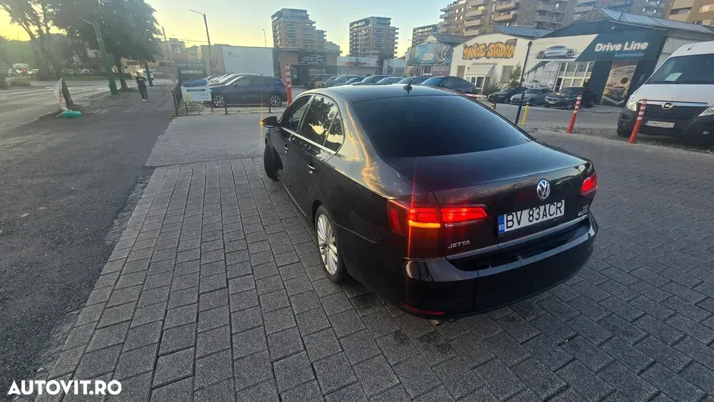 Volkswagen Jetta 2.0 TDI DSG Highline — imagine 5