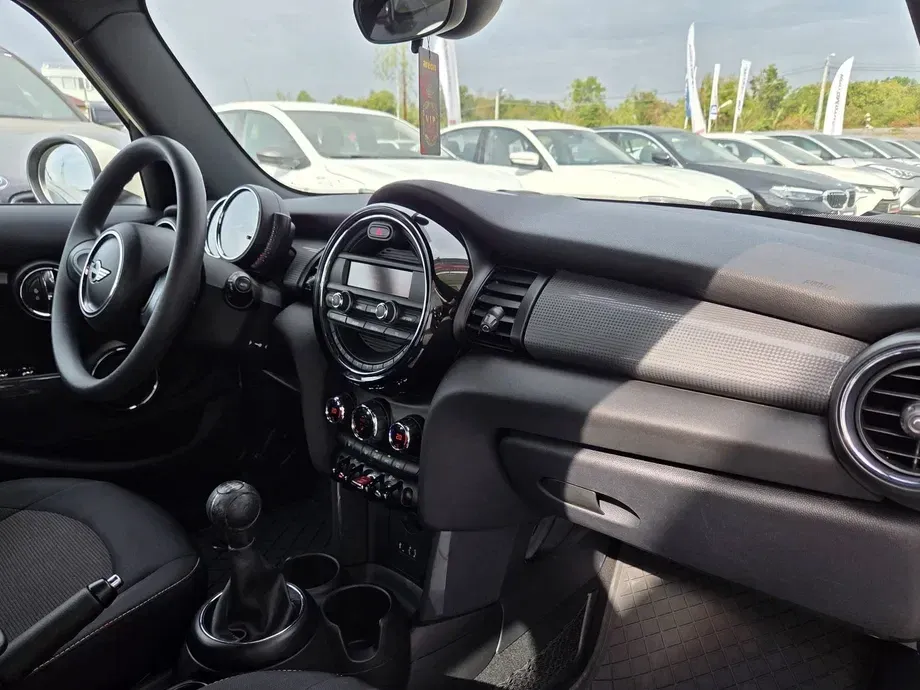 MINI Cooper Standard — imagine 10