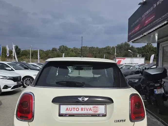 MINI Cooper Standard