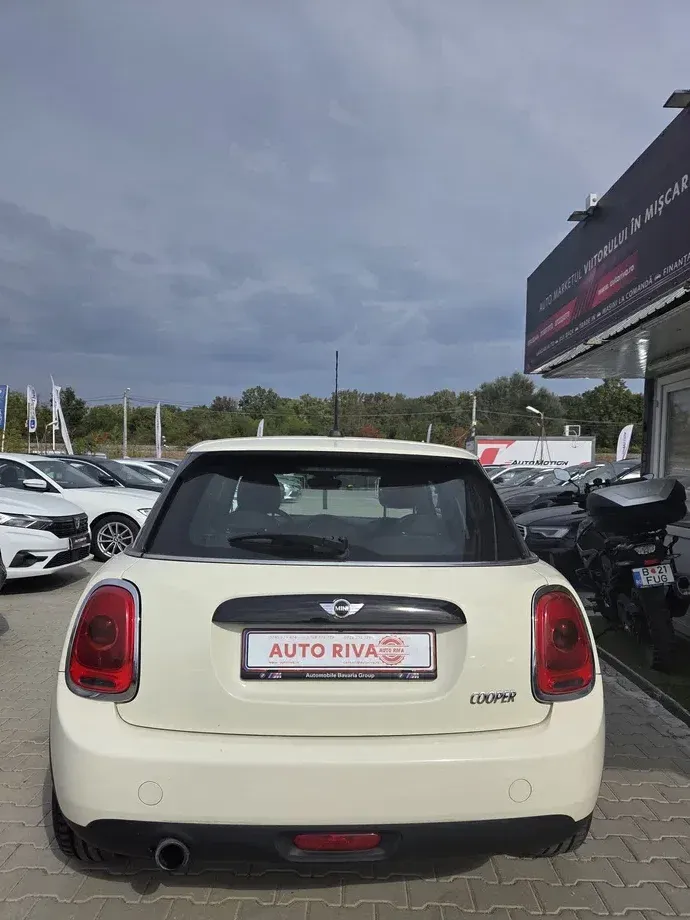 MINI Cooper Standard — imagine 5