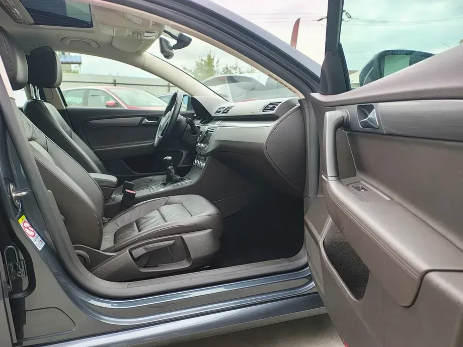 Volkswagen Passat B7 1.6 TDI DPF BlueMotion Technology Highline — imagine 8