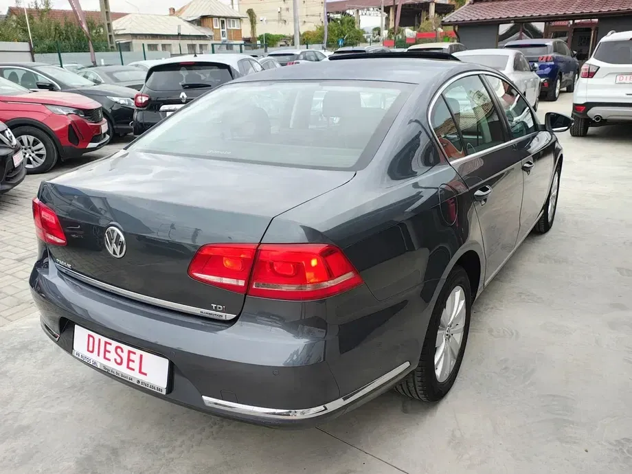 Volkswagen Passat B7 1.6 TDI DPF BlueMotion Technology Highline — imagine 3