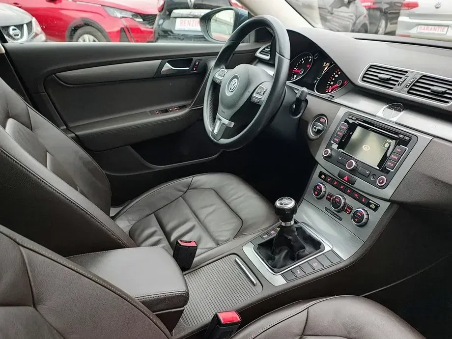 Volkswagen Passat B7 1.6 TDI DPF BlueMotion Technology Highline — imagine 7