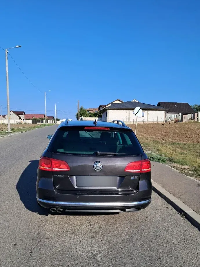 Volkswagen Passat 2.0 TDI BlueMotion Technology Highline DSG — imagine 3