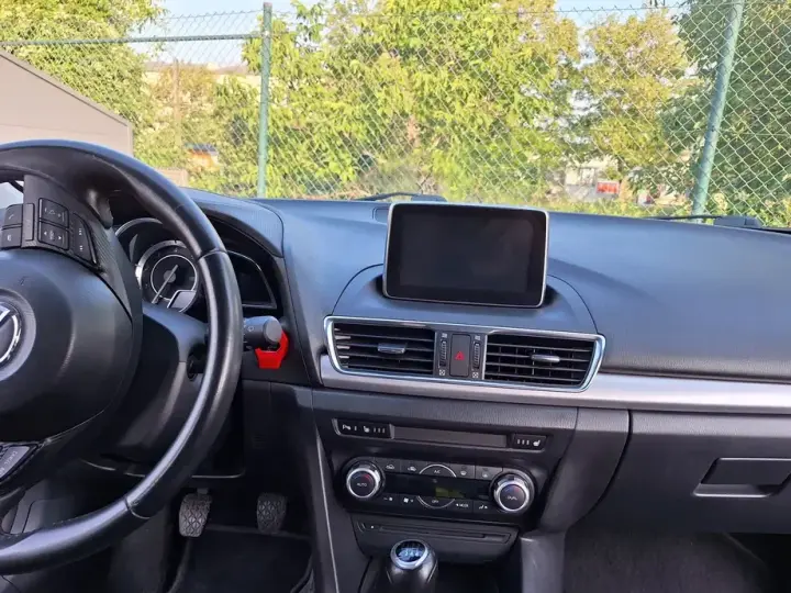 Mazda 3 III